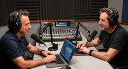 Jerry Seinfeld Dishes to Pro-Trump Podcaster Adam Carolla On How ‘Fired Up’ Larry David Gets About Politics